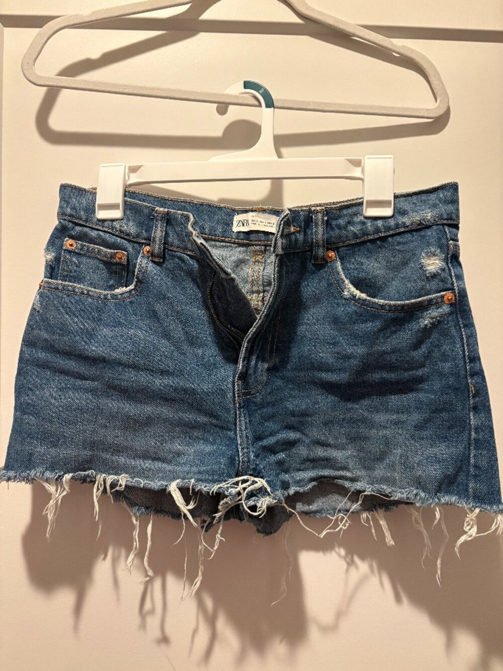 Zara Frayed Hem Denim Shorts Size 6